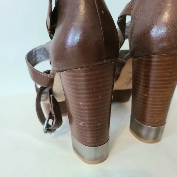 Dolce Vita Chunky Platform Silver-Toned Cap Heels - Picture 4 of 9